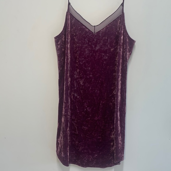 Lilac Wine purple velvet dress size medium - Picture 2 of 7